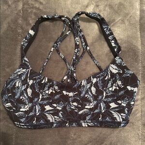 Lululemon Free To Be Zen Bra
Embellished Multi Size 4